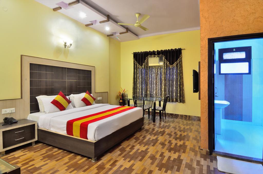 אמריצר Hotel Roopa International מראה חיצוני תמונה