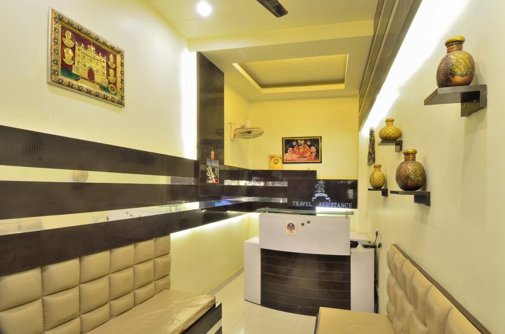 אמריצר Hotel Roopa International מראה חיצוני תמונה