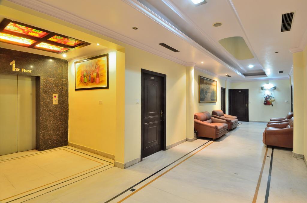אמריצר Hotel Roopa International מראה חיצוני תמונה